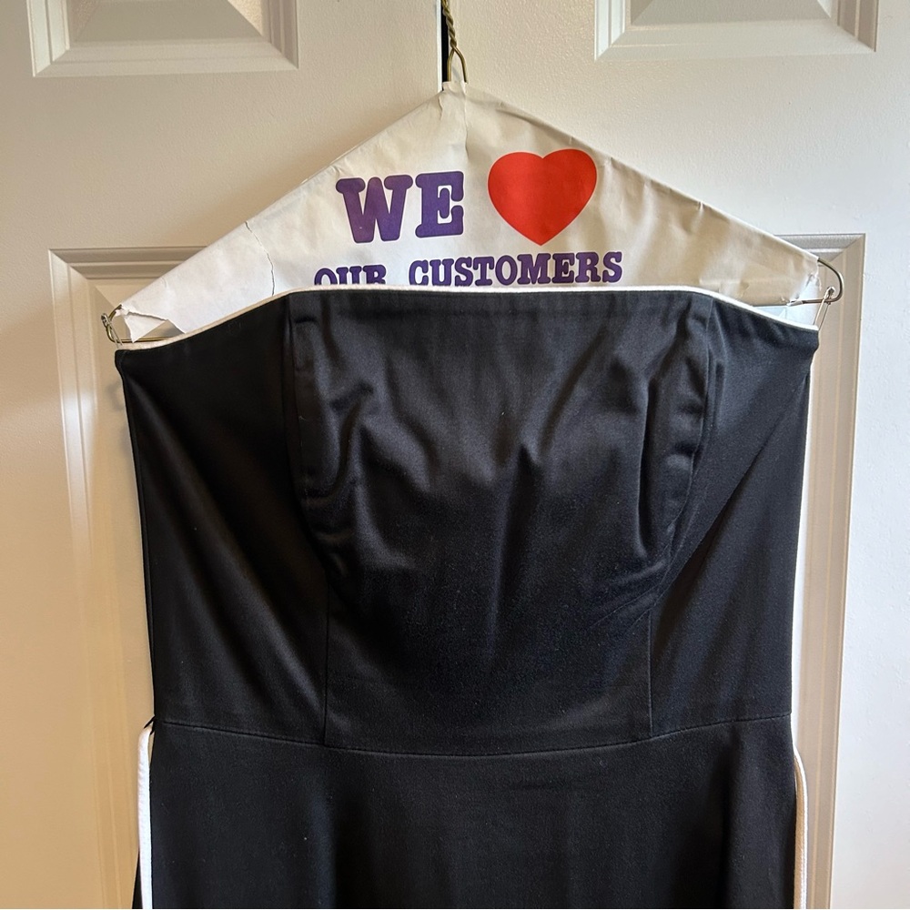 White House Black Market Women’s Dress - Picture 4 of 12